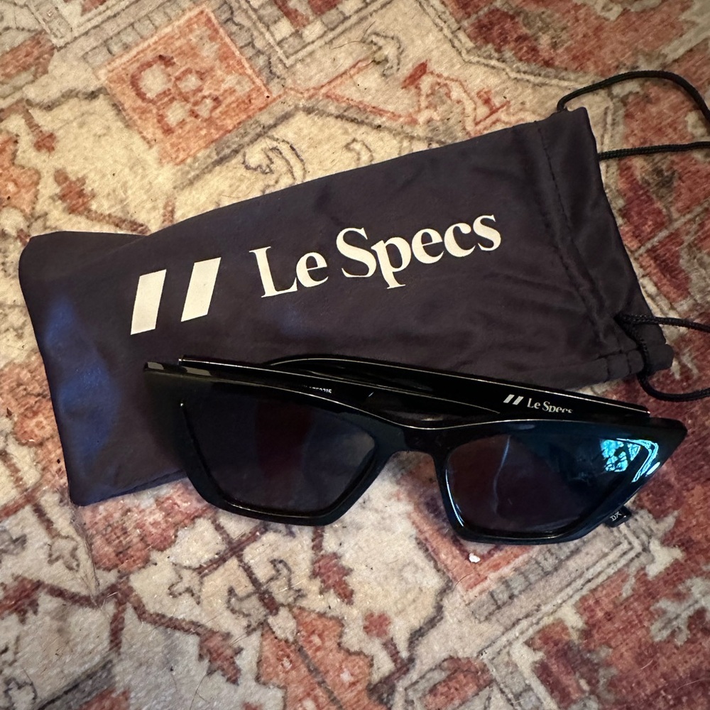 Le Specs Black VR Glasses